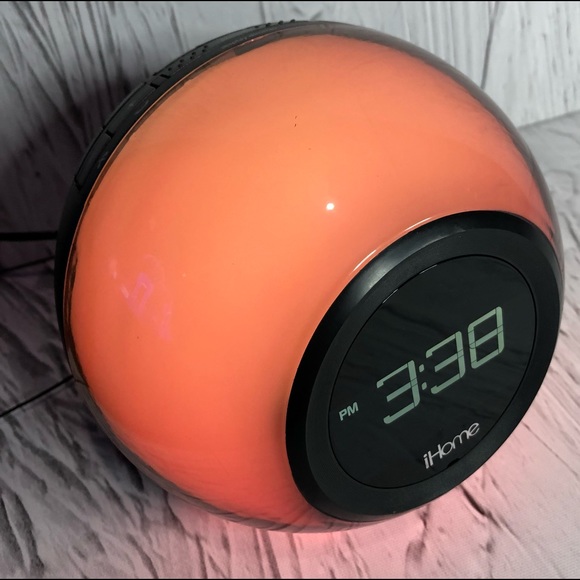 iHome IBT29 Dual Alarm Clock Radio - Color Changing NO Power Adapter TESTED USED - Picture 5 of 6